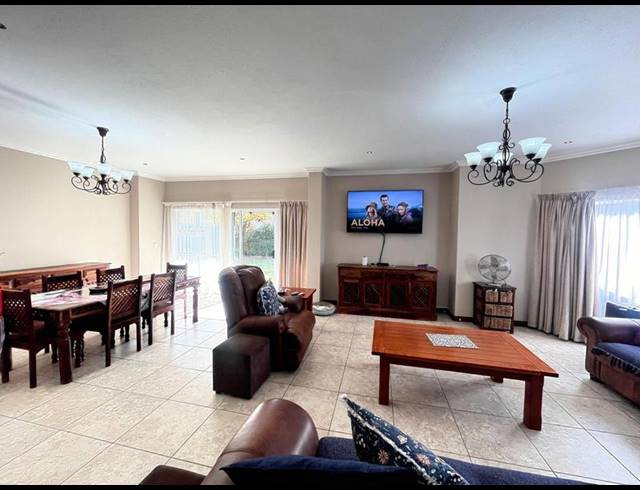 4 BEDROOM HOUSE FOR SALE IN MIDLANDS ESTATE